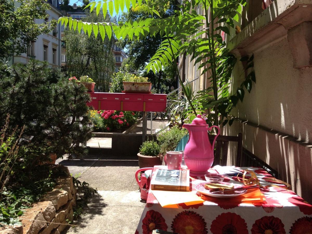 B&B La Vie En Rose Basel Bagian luar foto